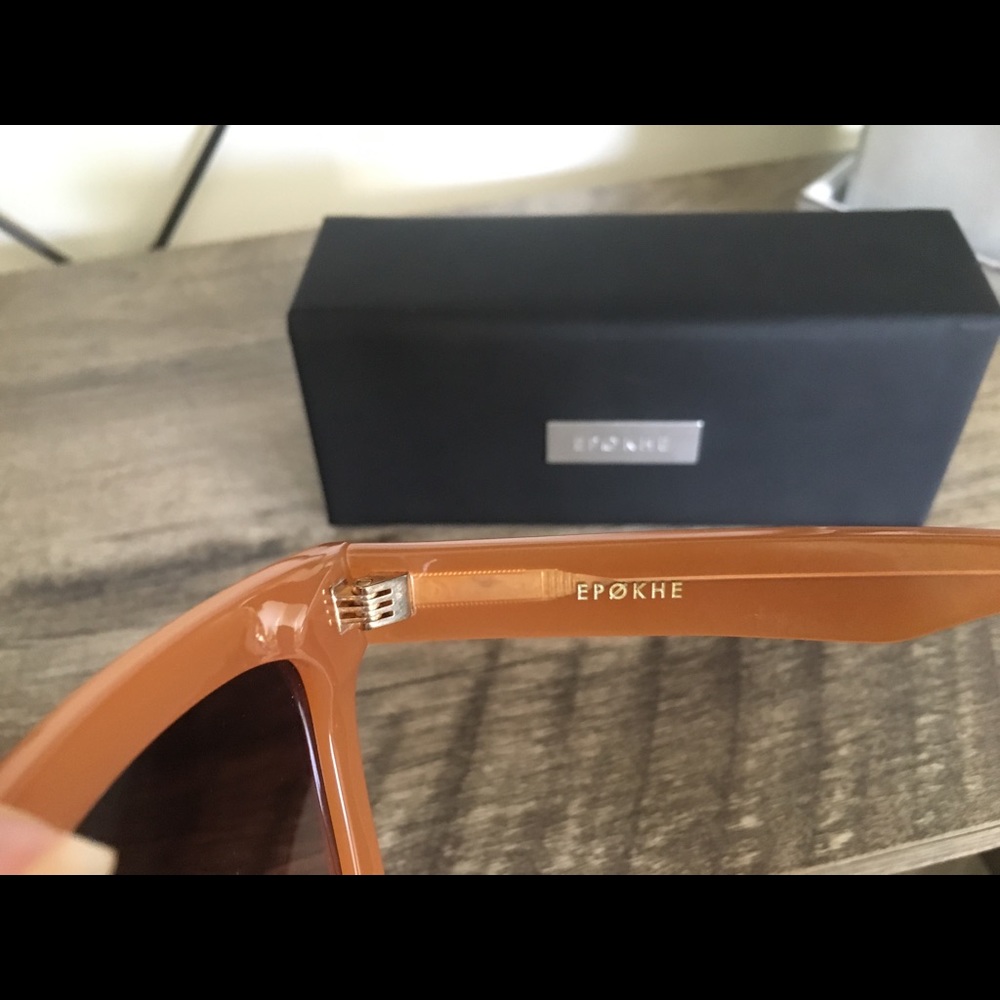 Modern Vintage Epøkhe Boris Sunglasses- Caramel - Picture 5 of 6
